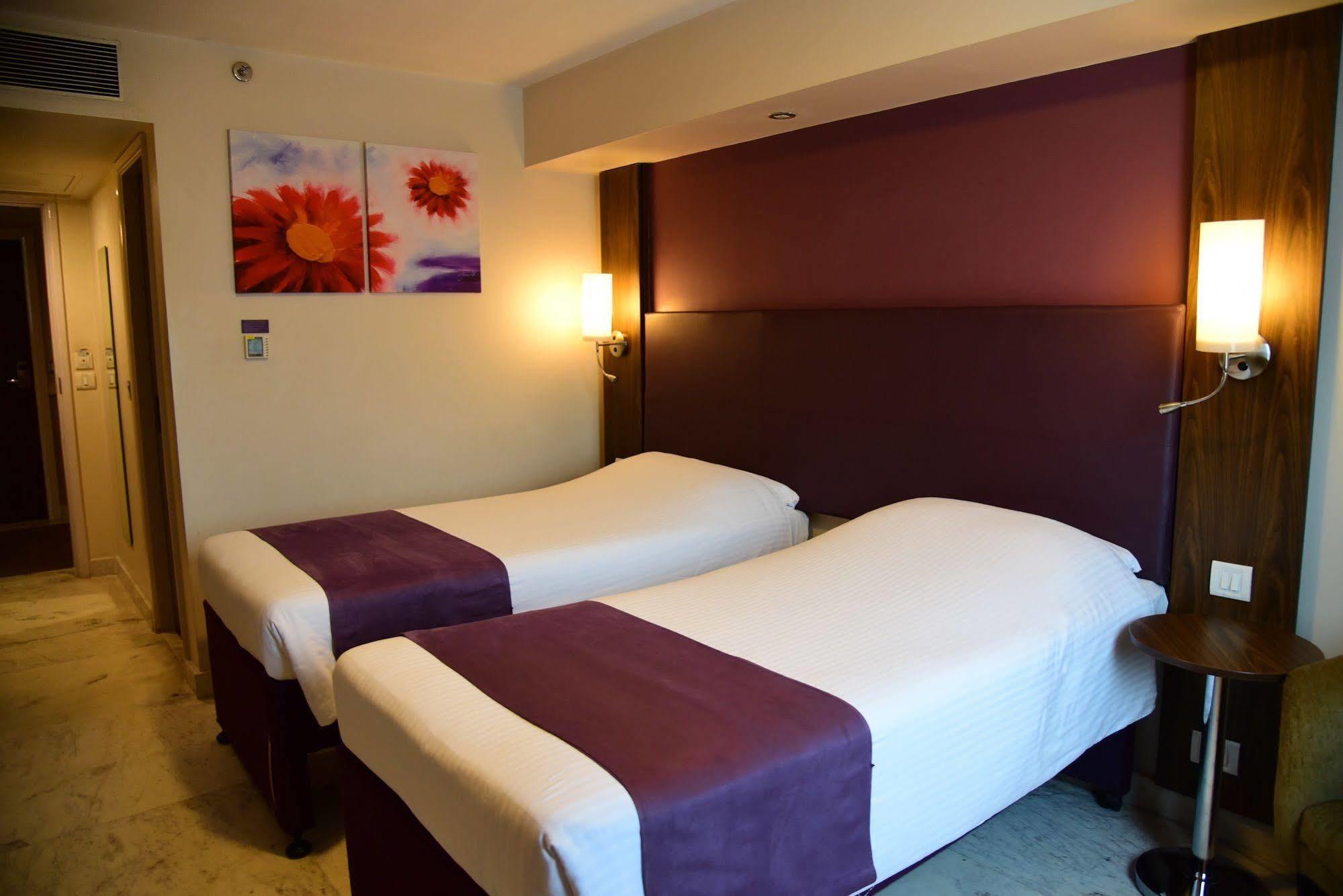 Fairfield By Marriott Kharadi Hotel